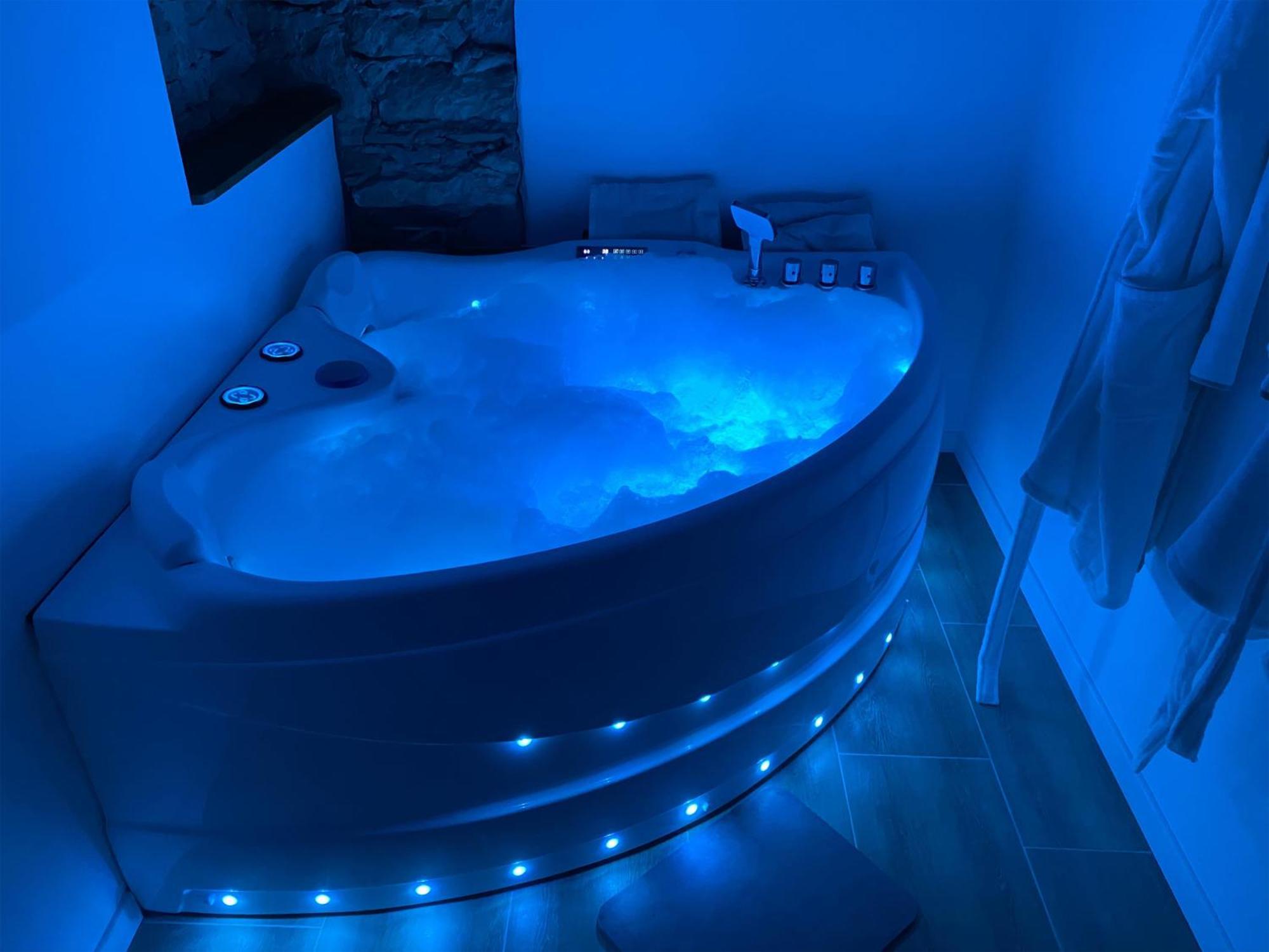 Love Room- Spa- Escale Amoureuse Puygaillard-de-Quercy Εξωτερικό φωτογραφία