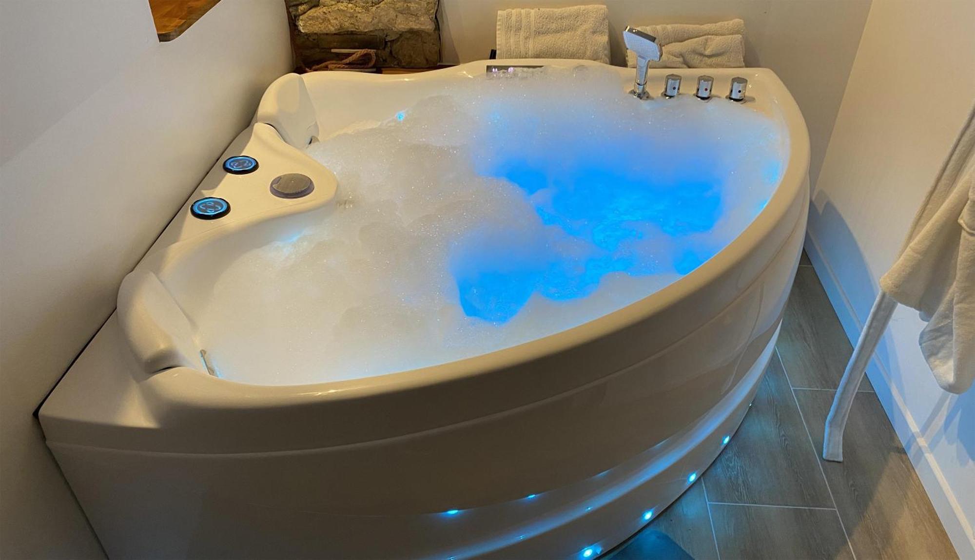 Love Room- Spa- Escale Amoureuse Puygaillard-de-Quercy Εξωτερικό φωτογραφία